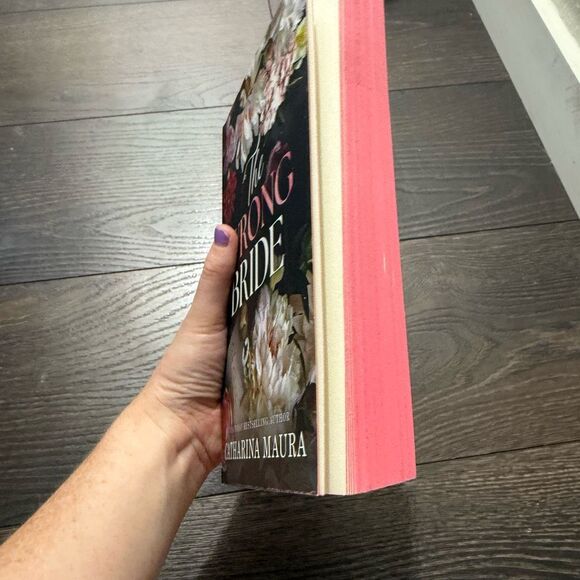 Catharina Maura The Wrong Bride Sprayed Edges Paperback Book - Picture 2 of 3